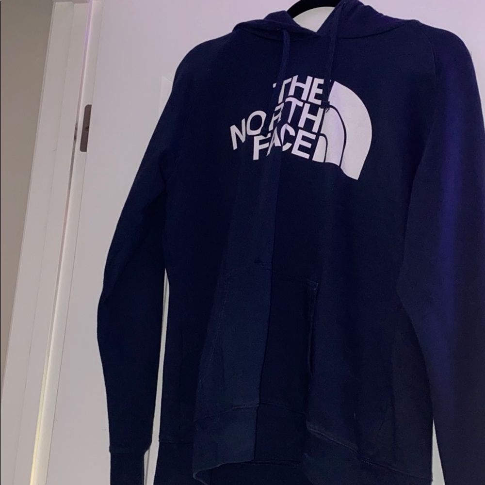 Form fitting sweatshirt